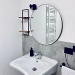 Appartamento Hd Oasi Urbana Con Parcheggio Privato Gratuito, Fronte Stazione *