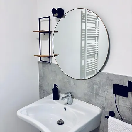 Apartment Hd Oasi Urbana Con Parcheggio Privato Gratuito, Fronte Stazione *